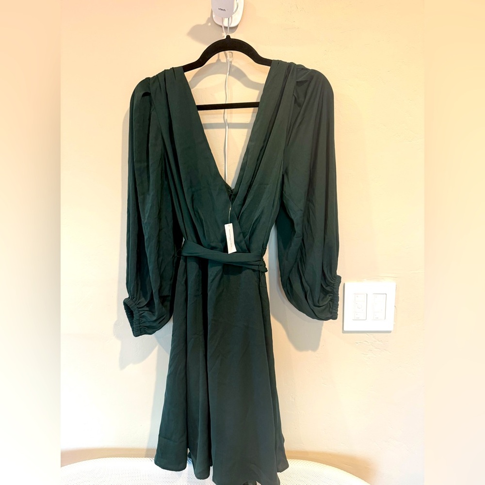 Dark green v-neck Banana Republic tie-waist mini dress, size 14